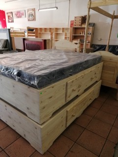 Box bed with drawers - Double